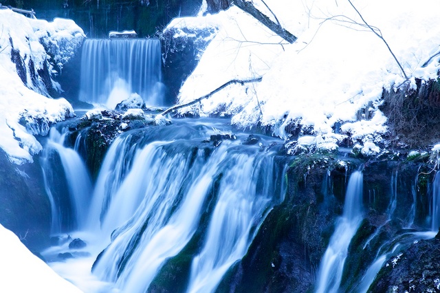 冬の白糸の滝03