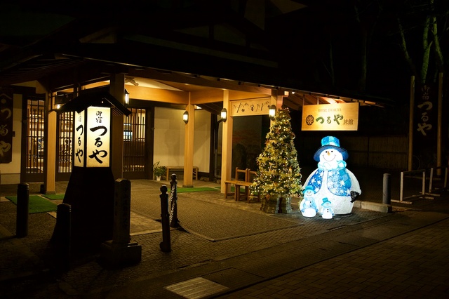 つるや旅館の雪だるまとクリスマスツリー03