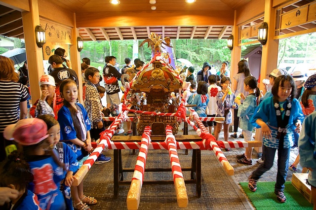 旧軽井沢子ども神輿03